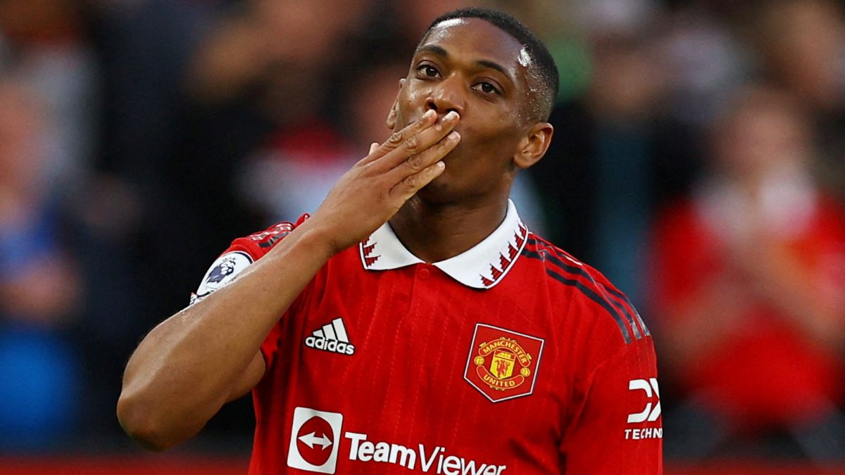Manchester United striker Anthony Martial out of FA Cup final through injury