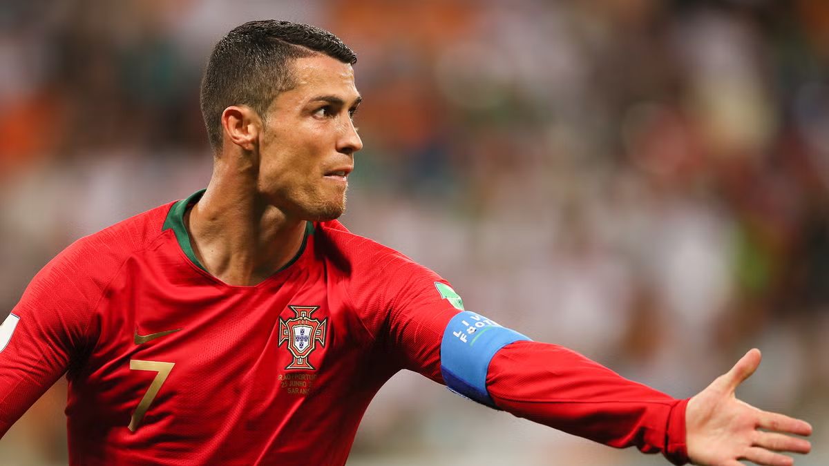 Ronaldo records help post spilling and beating player with bluff